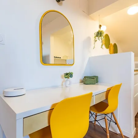 Les Toits De Roquelaine - Bright & Cozy *