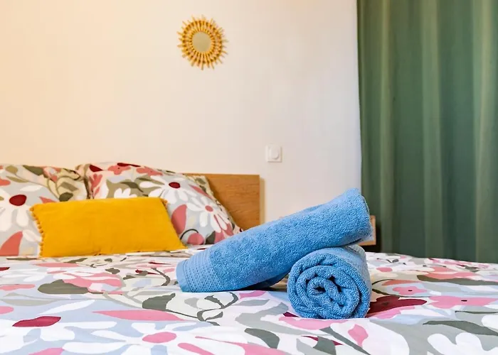 Les Toits De Roquelaine - Bright & Cozy